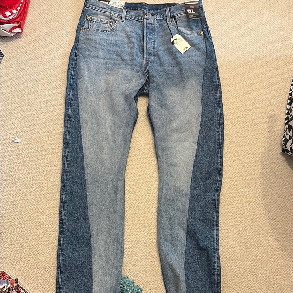 Levi's Blue Straight-Leg Jeans with Modern Two-Tone Design